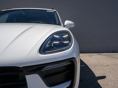 New 2026 Porsche Macan AWD/4WD image 11