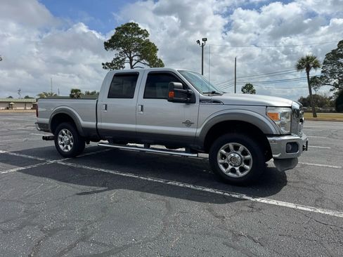 Used 2011 Ford F250 Lariat w/ Lariat Interior Pkg image 4