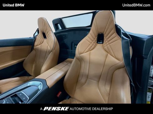 Used 2023 BMW Z4 M40i w/ Premium Package image 5