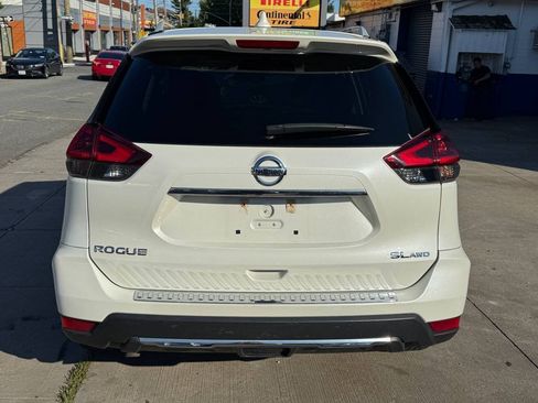 Used 2018 Nissan Rogue SL w/ Premium Package AWD/4WD image 6