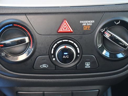 Used 2022 Hyundai Accent SE image 24