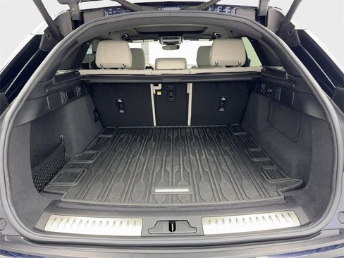 Used 2021 Land Rover Range Rover Velar R-Dynamic S image 77