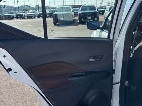 Used 2023 Nissan Kicks SR FWD image 22
