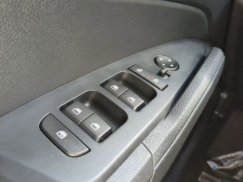 Used 2025 Kia Sportage LX image 28