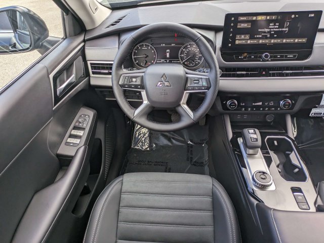 New 2026 Mitsubishi Outlander SE FWD image 16