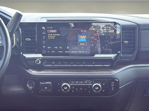 Used 2024 GMC Sierra 3500 SLE image 10