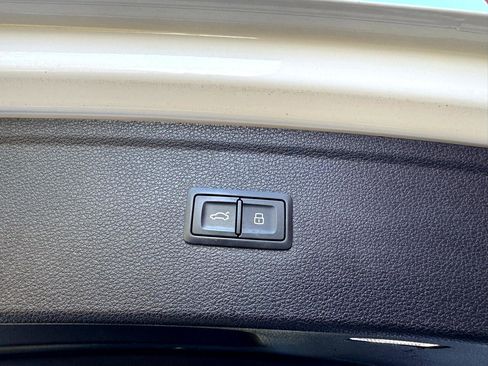 Used 2018 Audi SQ5 Premium Plus w/ Navigation Package image 12