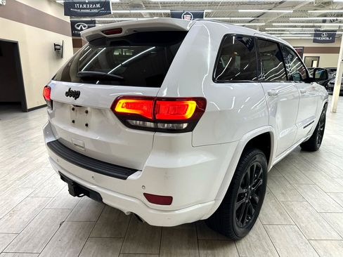 Used 2022 Jeep Grand Cherokee Laredo X image 7