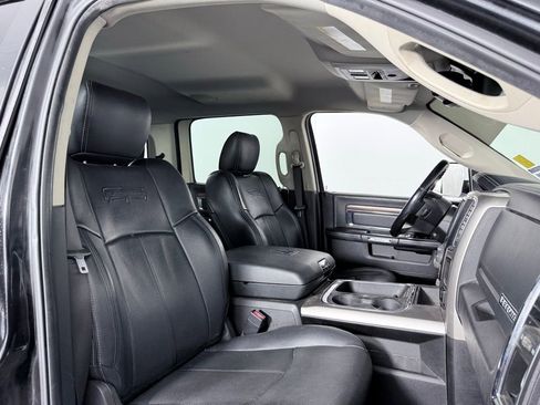 Used 2018 RAM 1500 Laramie w/ Convenience Group image 12