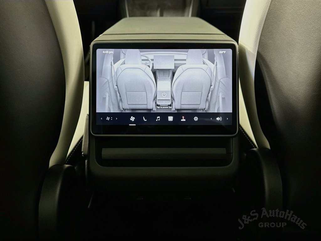 Used 2026 Tesla Model Y 2WD image 32