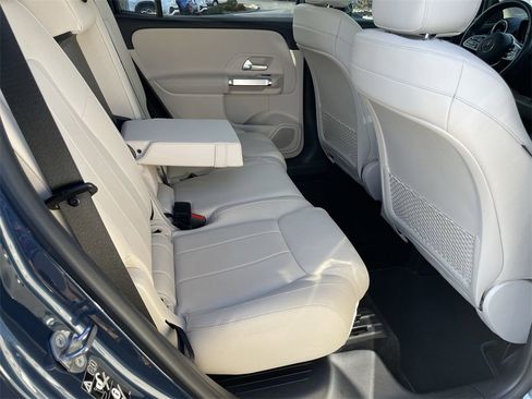 Used 2020 Mercedes-Benz GLB 250 4MATIC image 24