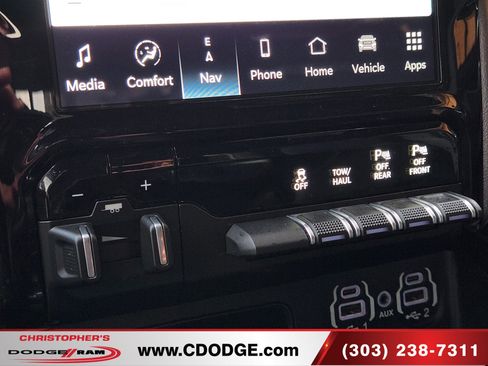 Used 2024 RAM 1500 Laramie AWD/4WD image 13