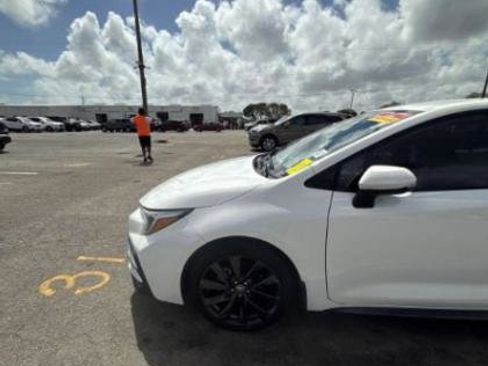 Used 2025 Toyota Corolla SE image 7