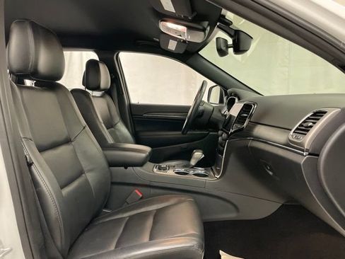 Used 2019 Jeep Grand Cherokee Limited AWD/4WD image 13