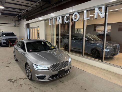 Used 2020 Lincoln MKZ Reserve w/ Elements Package AWD/4WD image 3