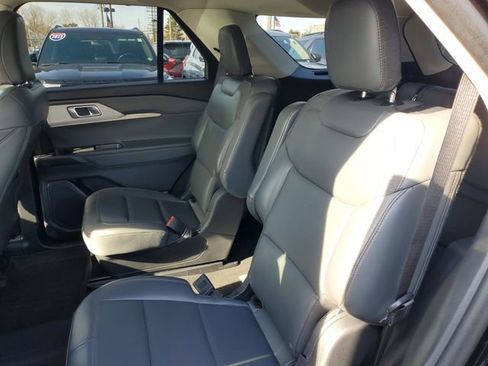 Certified 2025 Ford Explorer Active w/ Active Comfort Package image 27
