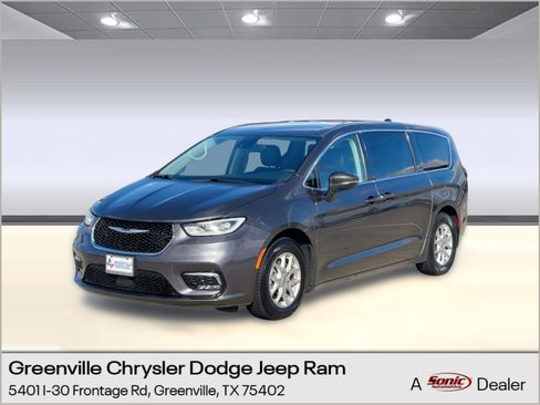Used 2023 Chrysler Pacifica Touring-L image 1