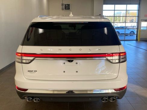 Certified 2023 Lincoln Aviator Reserve w/ Equipment Group 201A image 6