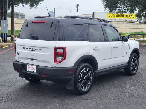 Certified 2022 Ford Bronco Sport Outer Banks w/ Tech Package AWD/4WD image 4