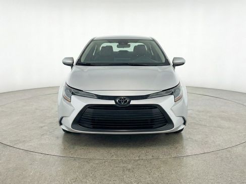 Used 2025 Toyota Corolla LE FWD image 2