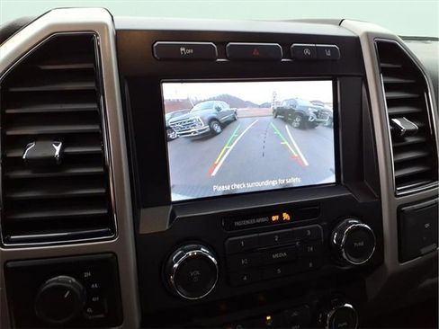 Used 2020 Ford F150 Lariat image 17