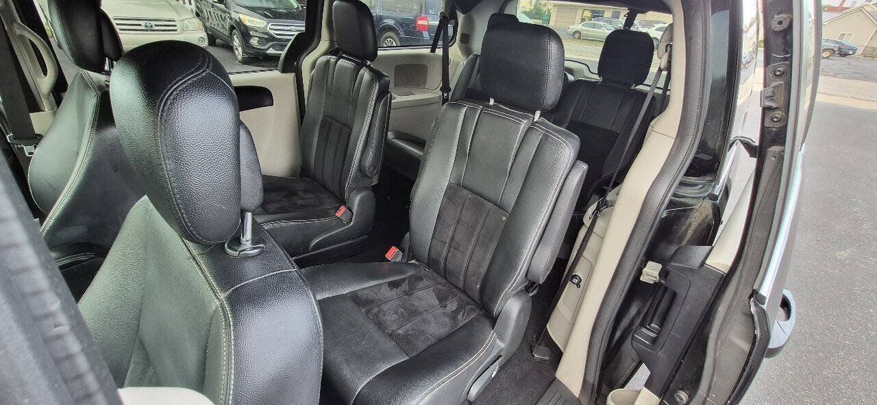 Used 2017 Dodge Grand Caravan SXT FWD image 24