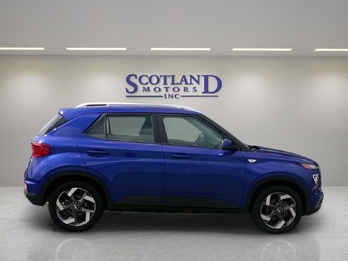 Used 2024 Hyundai Venue SEL image 5