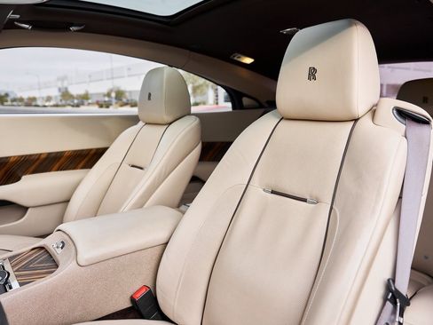 Used 2014 Rolls-Royce Wraith image 43