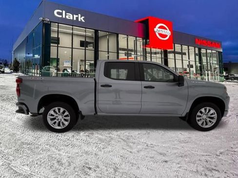 Used 2025 Chevrolet Silverado 1500 Custom image 8
