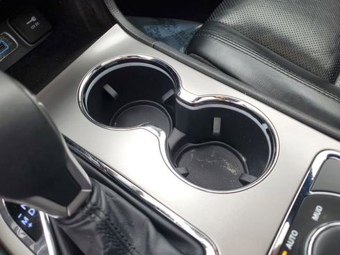 Used 2019 Jeep Grand Cherokee Limited w/ Luxury Group II image 21