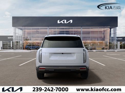 New 2027 Kia Telluride S w/ Towing Package FWD image 5
