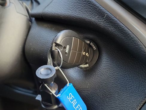 Used 2014 Jeep Cherokee Latitude FWD image 27