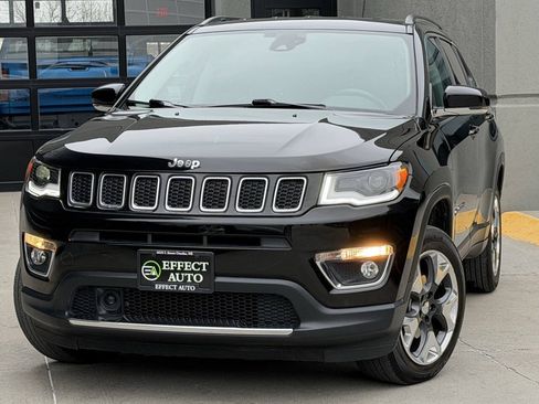 Used 2018 Jeep Compass Limited w/ Navigation Group AWD/4WD image 3