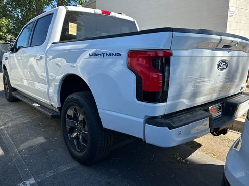 Used 2025 Ford F150 Lightning Flash AWD/4WD image 6