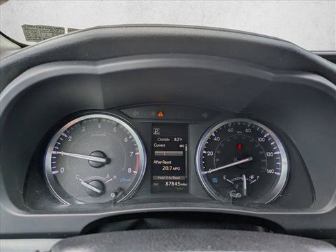 Used 2019 Toyota Highlander SE w/ Nightshade Edition AWD/4WD image 11