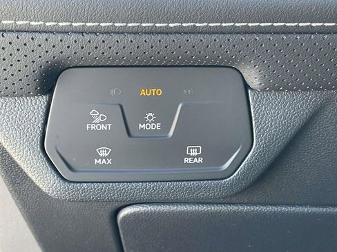 New 2026 Volkswagen Atlas Cross Sport SEL Premium R-Line AWD/4WD image 17