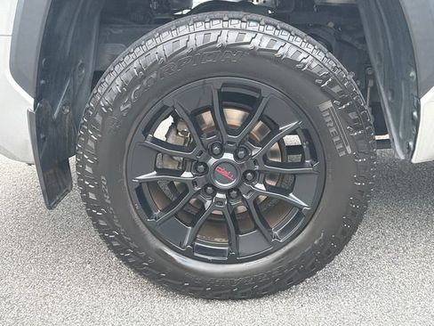 Used 2022 Toyota Tundra SR5 w/ SR5 Convenience Package AWD/4WD image 19