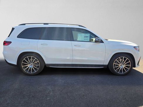 Used 2026 Mercedes-Benz GLS 580 4MATIC image 2