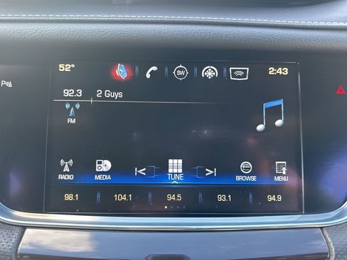 Used 2017 Cadillac XT5 FWD image 17