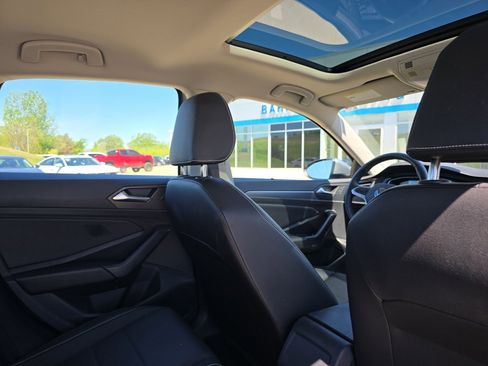 Used 2024 Volkswagen Jetta SE w/ Panoramic Sunroof Package image 16