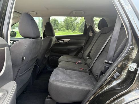 Used 2016 Nissan Rogue S w/ Appearance Package FWD image 24
