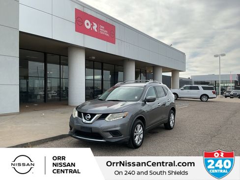 Used 2016 Nissan Rogue SV image 1
