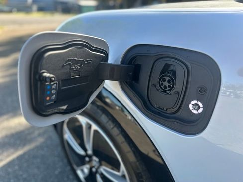 Used 2023 Ford Mustang Mach-E Premium image 16