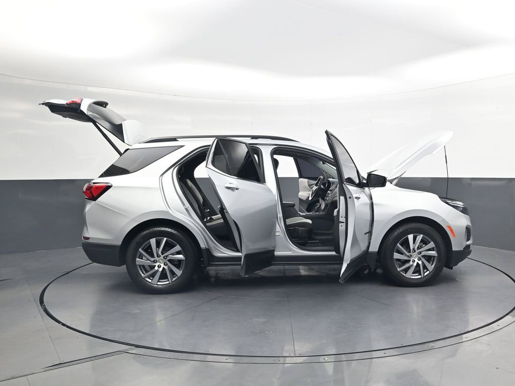 Used 2022 Chevrolet Equinox LT FWD image 45