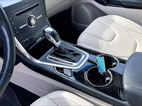 Used 2015 Ford Edge Titanium w/ Technology Package image 14