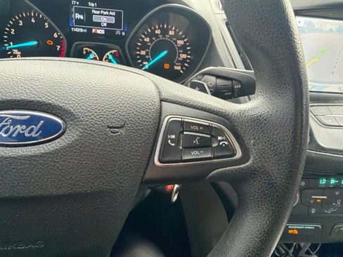 Used 2017 Ford Escape SE w/ Equipment Group 201A FWD image 16