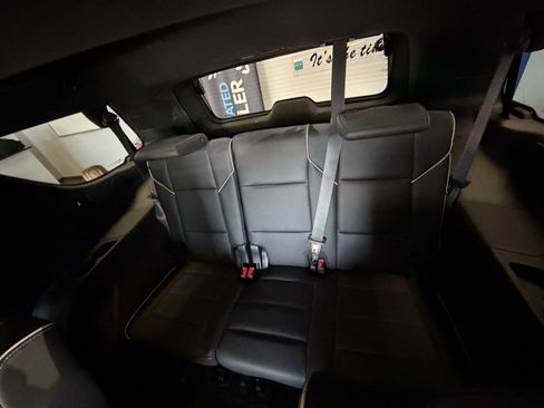 Used 2023 Cadillac Escalade Premium Luxury AWD/4WD image 26