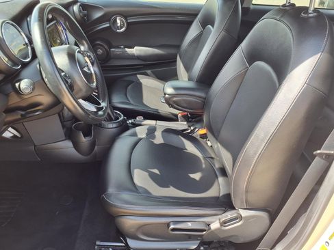 Used 2016 MINI Cooper 2-Door Hardtop image 23