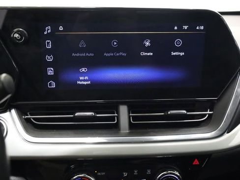 Used 2025 Chevrolet Trax LT w/ LT Convenience Package FWD image 19