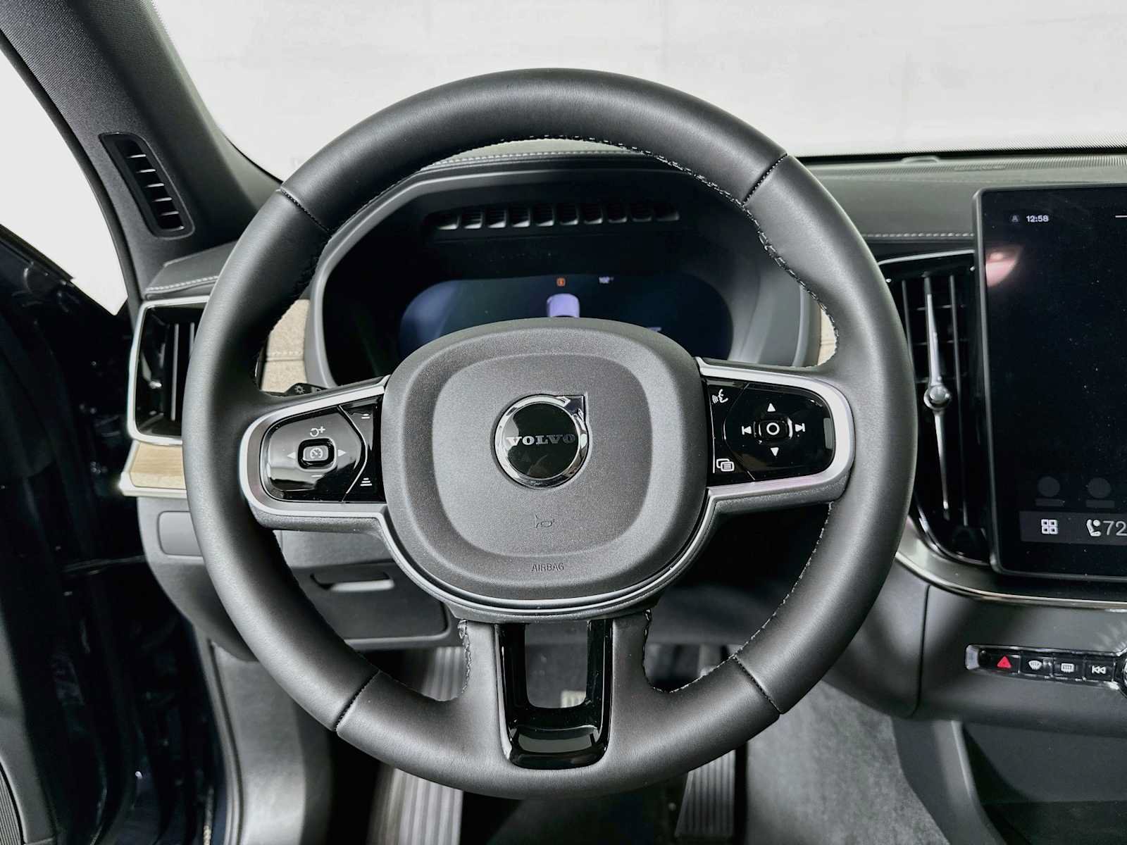 New 2026 Volvo XC90 T8 Plus w/ Protection Package AWD/4WD image 11